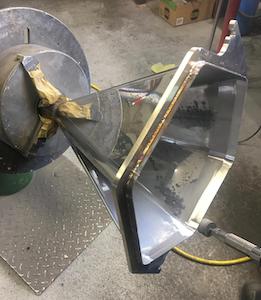 Nerezový trychtýř